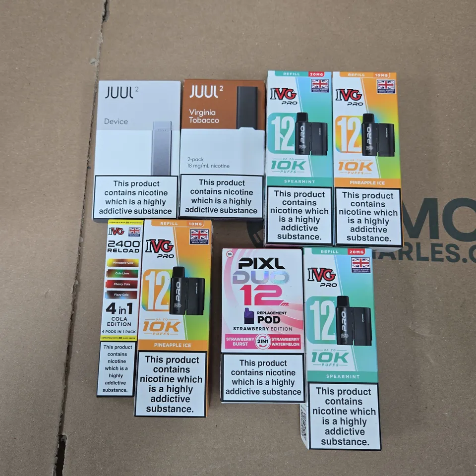 APPROXIMATELY 20 ASSORTED E-CIGARETTE & VAPING ITEMS IN VARIOUS BRANDS TO INCLUDE IVG, PIXL, JUUL2 ETC 
