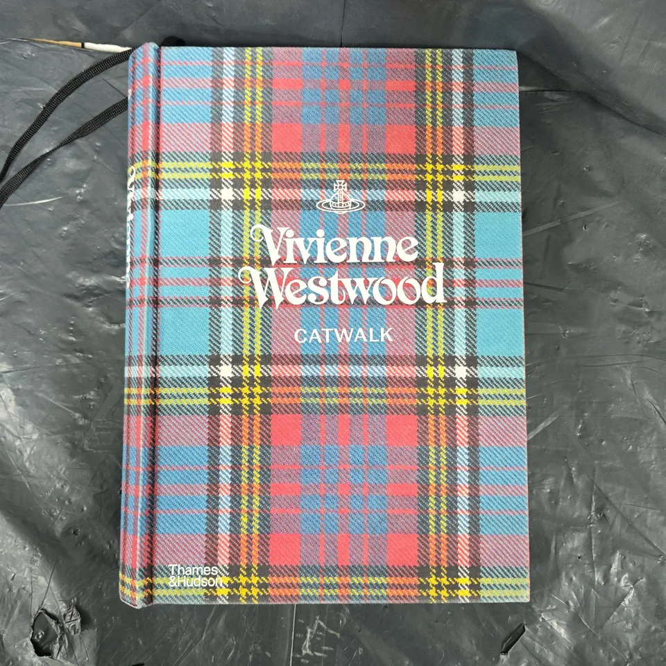 THAMES & HUDSON VIVIENNE WESTWOOD CATWALK 