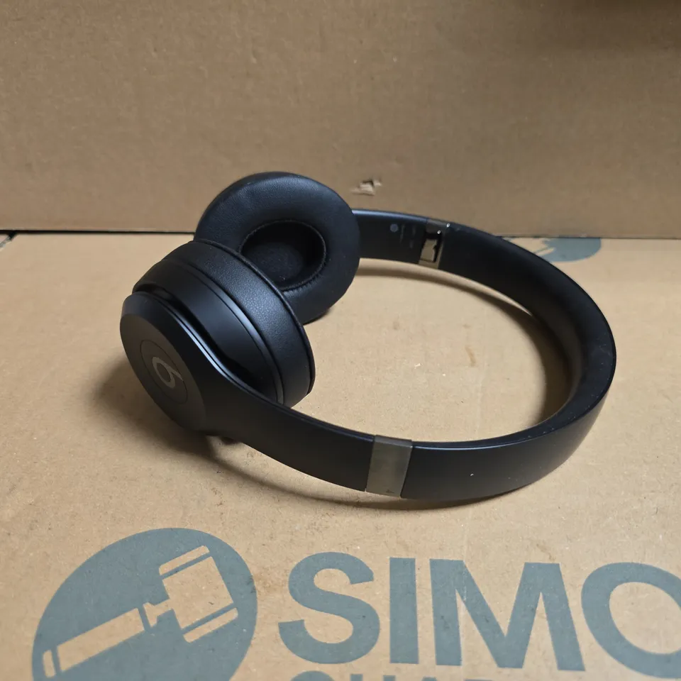 BEATS SOLO 4 HEADPHONES IN BLACK
