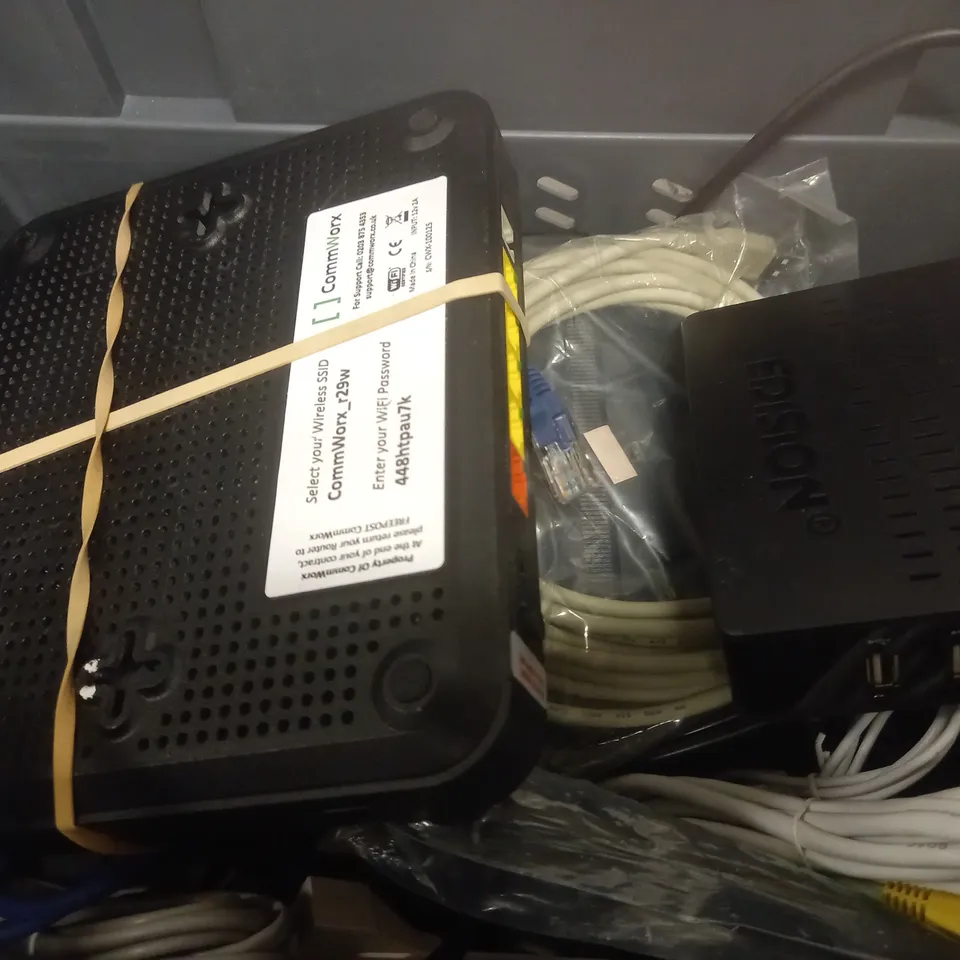 BOX OF APPROXIMATELY 6 ASSORTED ITEMS TO INCLUDE - VIRGIN MEDIA HUB 3 - TECHNICOLOR WIFI HUB - ETHERNET CABLE ETC