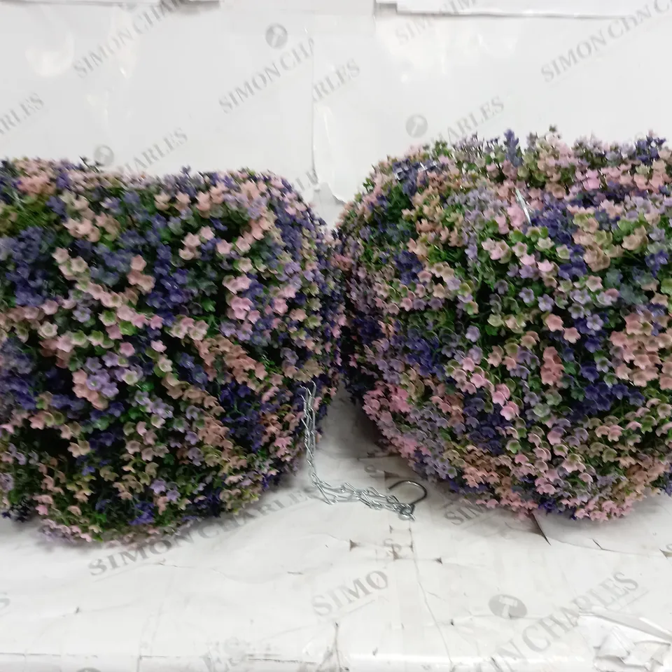 GARDEN REFLECTIONS SET OF 2 TOPIARY SPHERES WITH HANGING CHAIN
