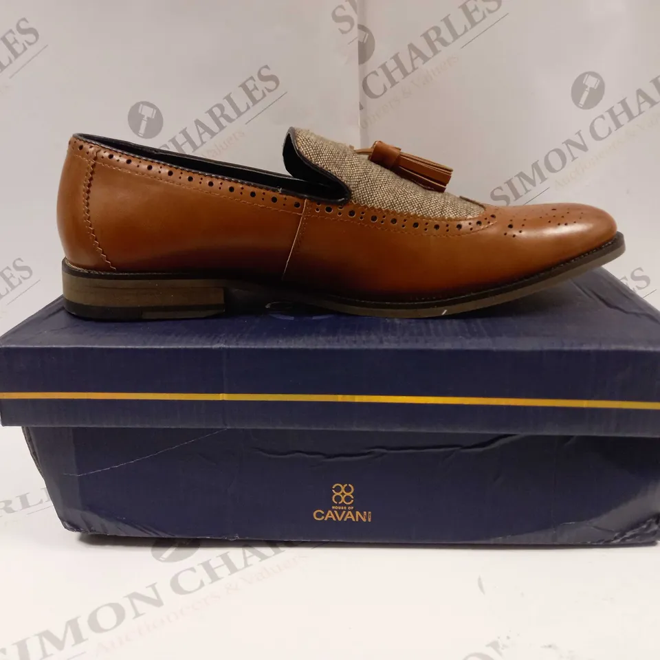 BOXED PAIR OF HOUSE OF CAVANI LUCIUS SHOES IN TAN UK SIZE 9 