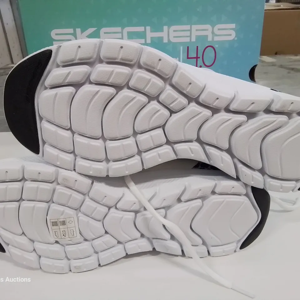 BOXED PAIR OF SKECHERS FLEX-LITE WHITE TRAINERS - UK 7