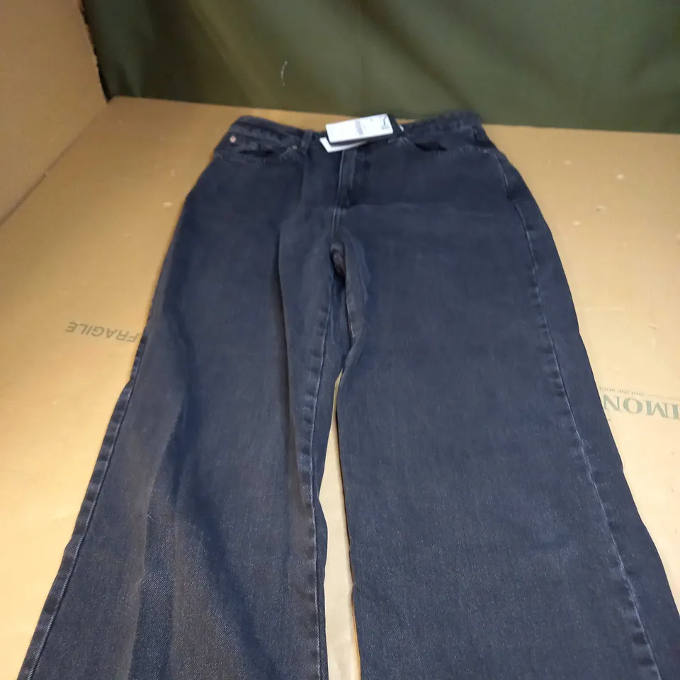 STRADIVARIUS PETITE 90'S DAD JEAN IN WASHED BLACK