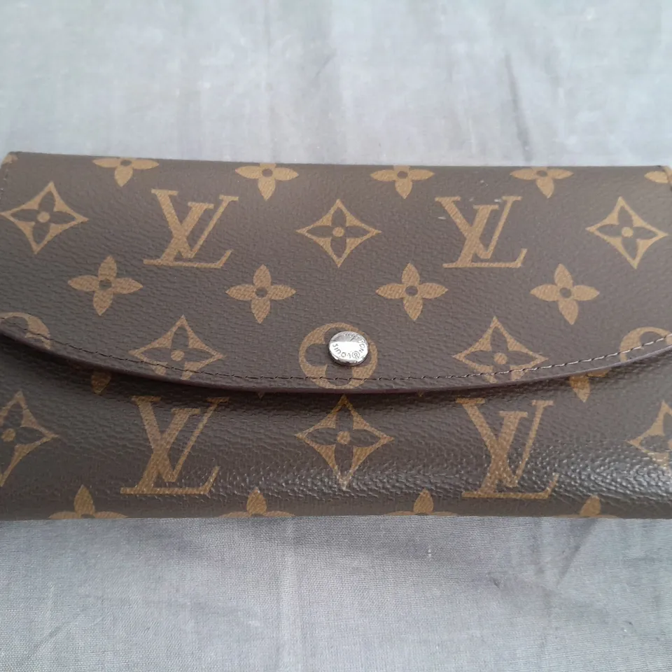 LOUIS VUITTON FAUX LEATHER PURSE 