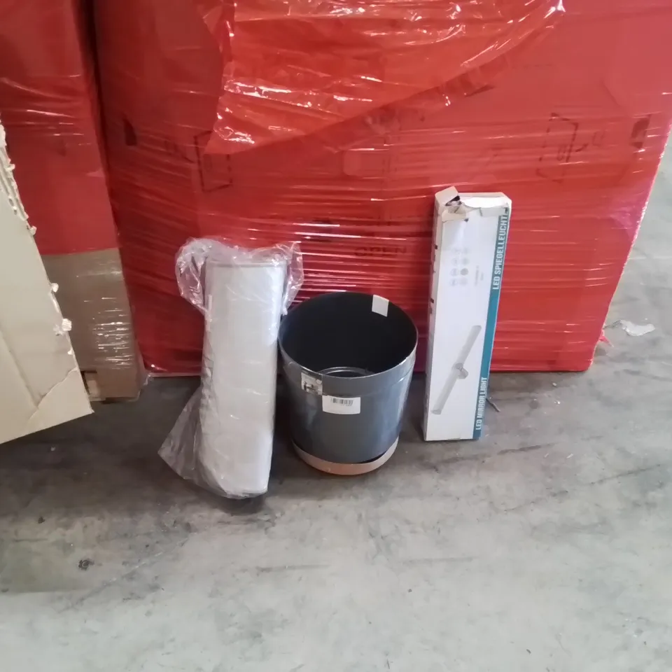 PALLET OF ASSORTED HOUSEHOLD GOODS AND PRODUCTS TO INCLUDE;  CARPET, PLANT POTS, MIRROR LIGHTS ETC