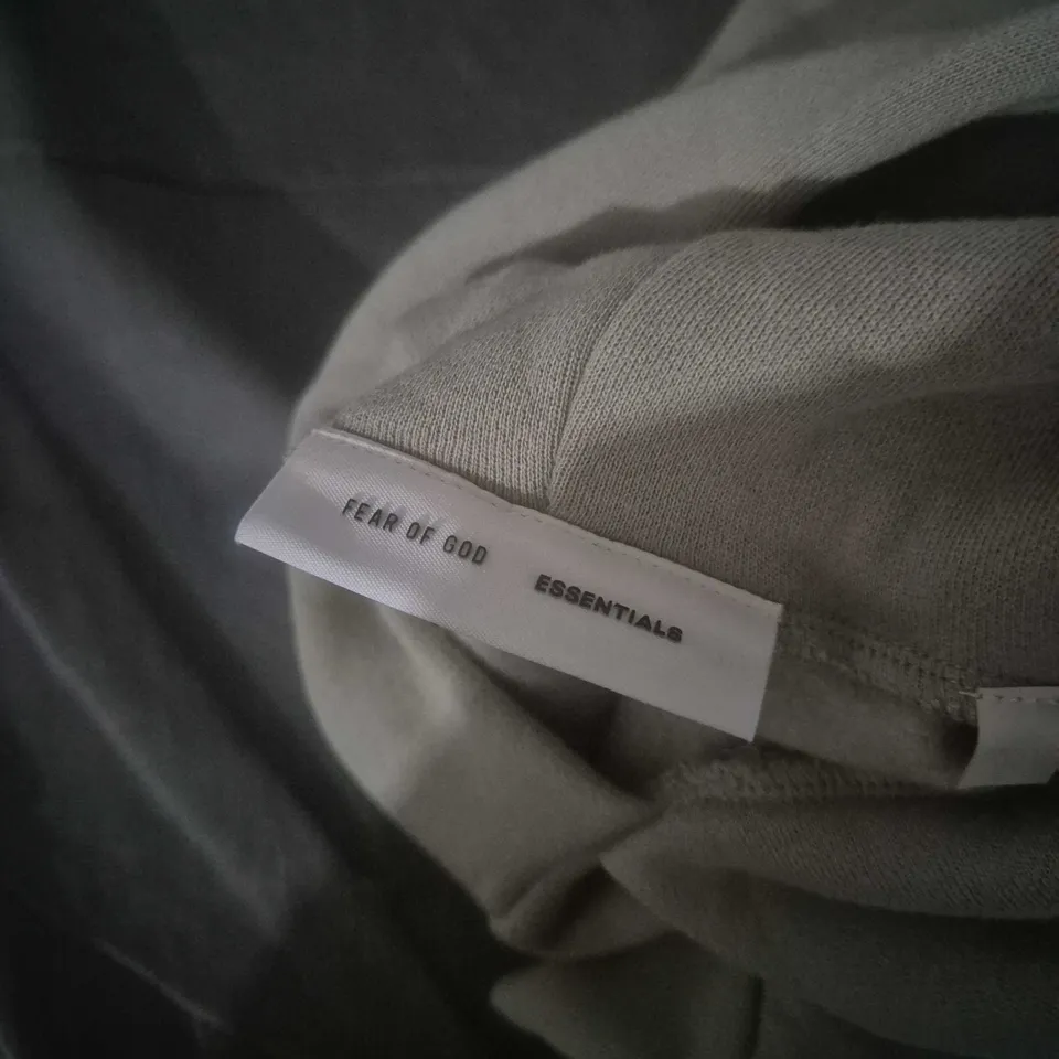 FEAR OF GOD ESSENTIALS HOODIE – GREY, SIZE S