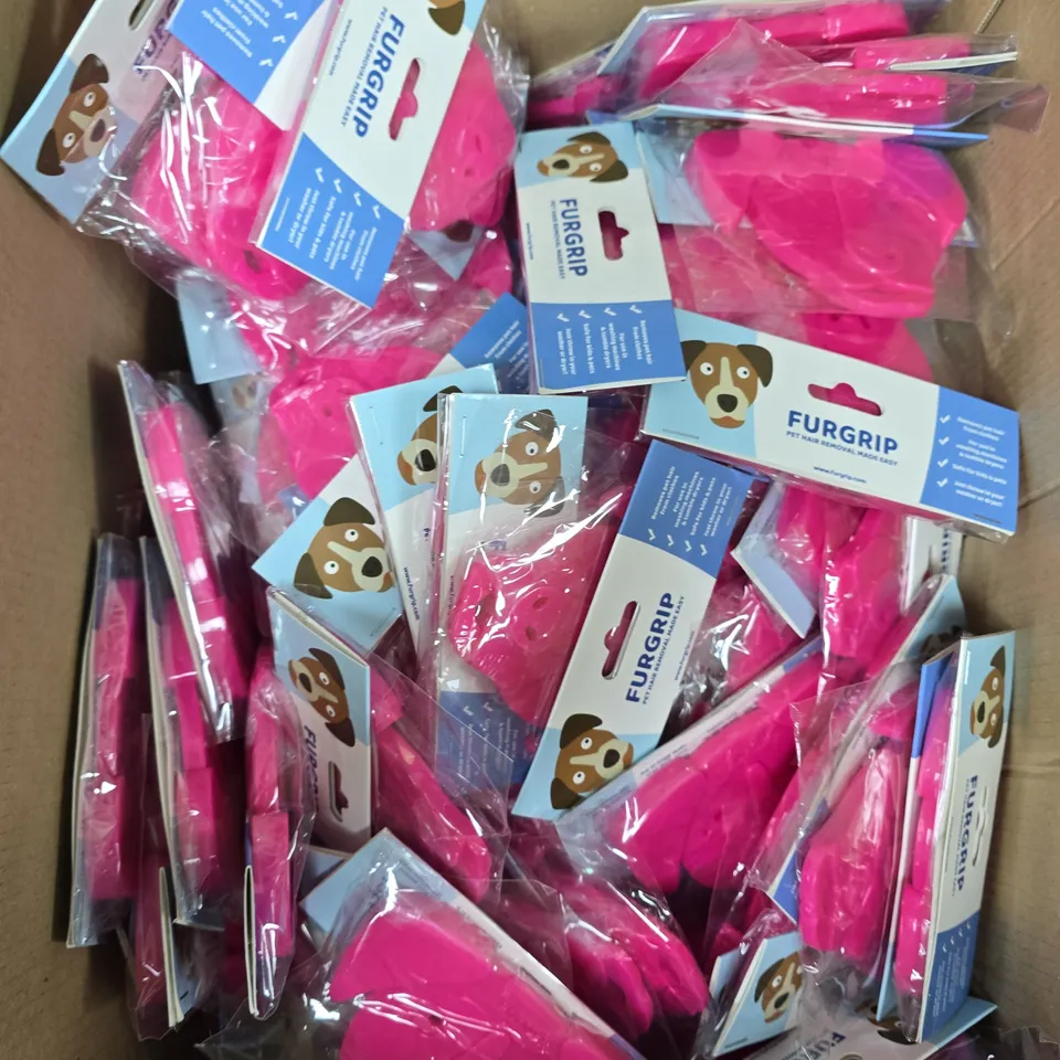 APPROXIMATELY 130 FURGRIP LAUNDRY PET HAIR REMOVERS - DOG