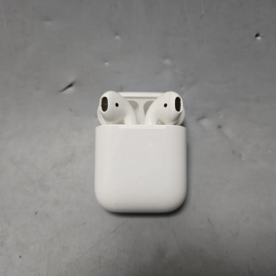 APPLE AIRPOD WITH CHARGING CASE - A1602