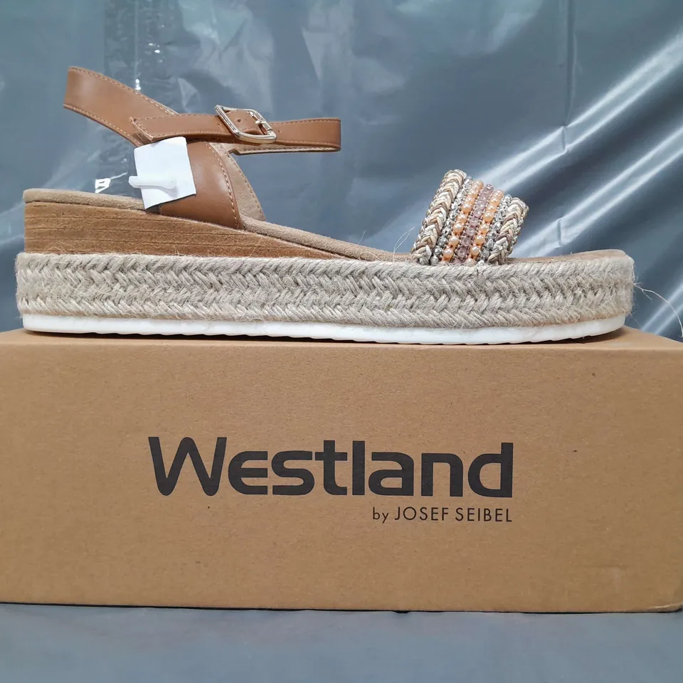 BOXED PAIR OF WESTLAND OPEN TOE LOW WEDGE SANDALS IN CAMEL EU SIZE 42