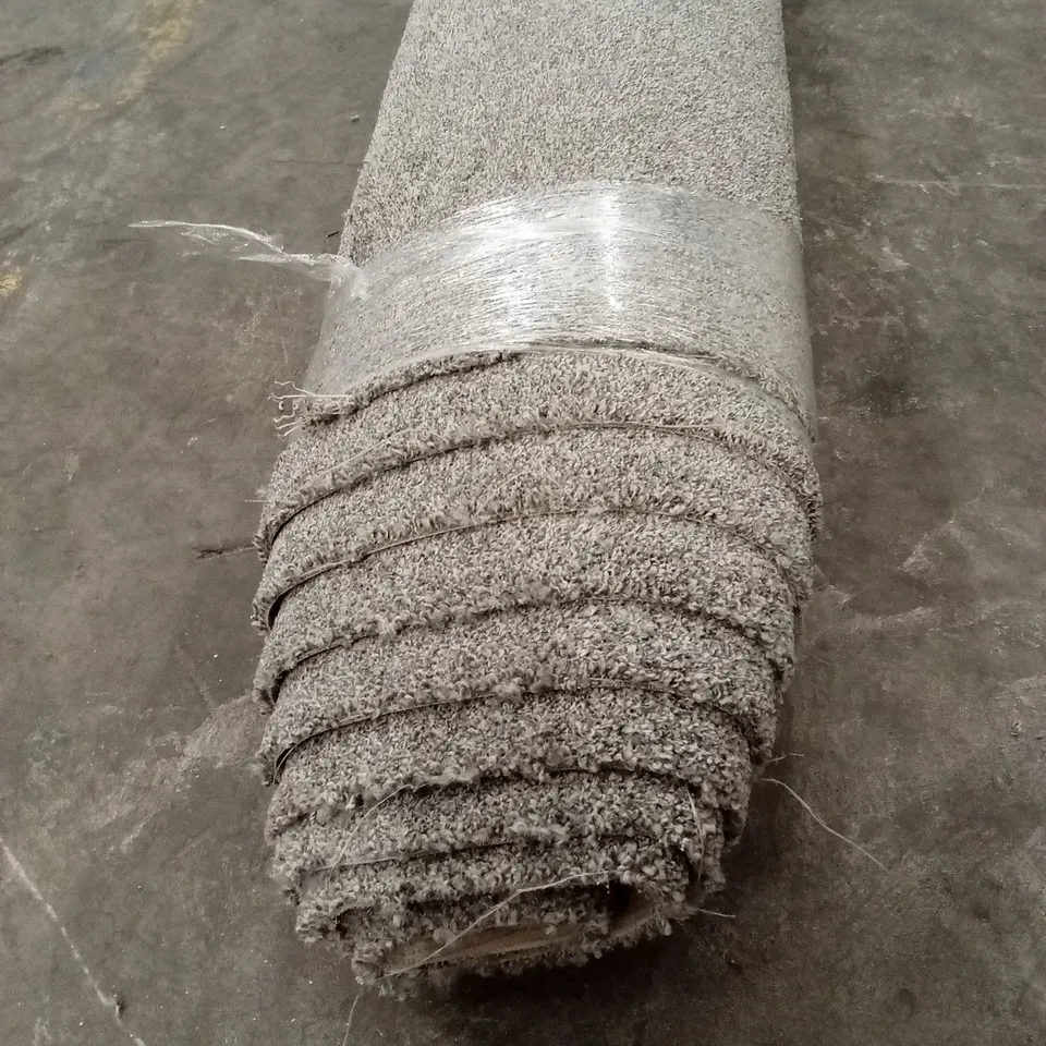 ROLL OF QUALITY OPTIMIZE CASTLE ROCK CARPET // APPROX SIZE; 1.1 x 5m