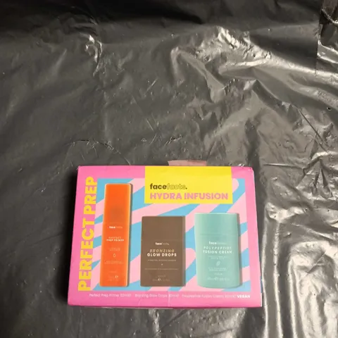 BOX OF APPROXIMATELY 20 COSMETIC GOFT SETS INCLUDING: FACEFACTS, KOLLO COLLAGEN AND SK IN