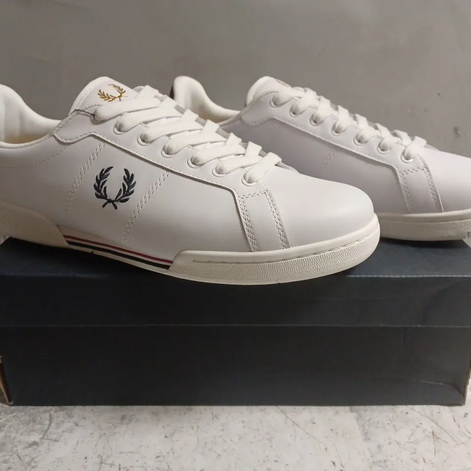 BOXED PAIR OF FRED PERRY LACE UP SHOES IN WHITE SIZE UK 10