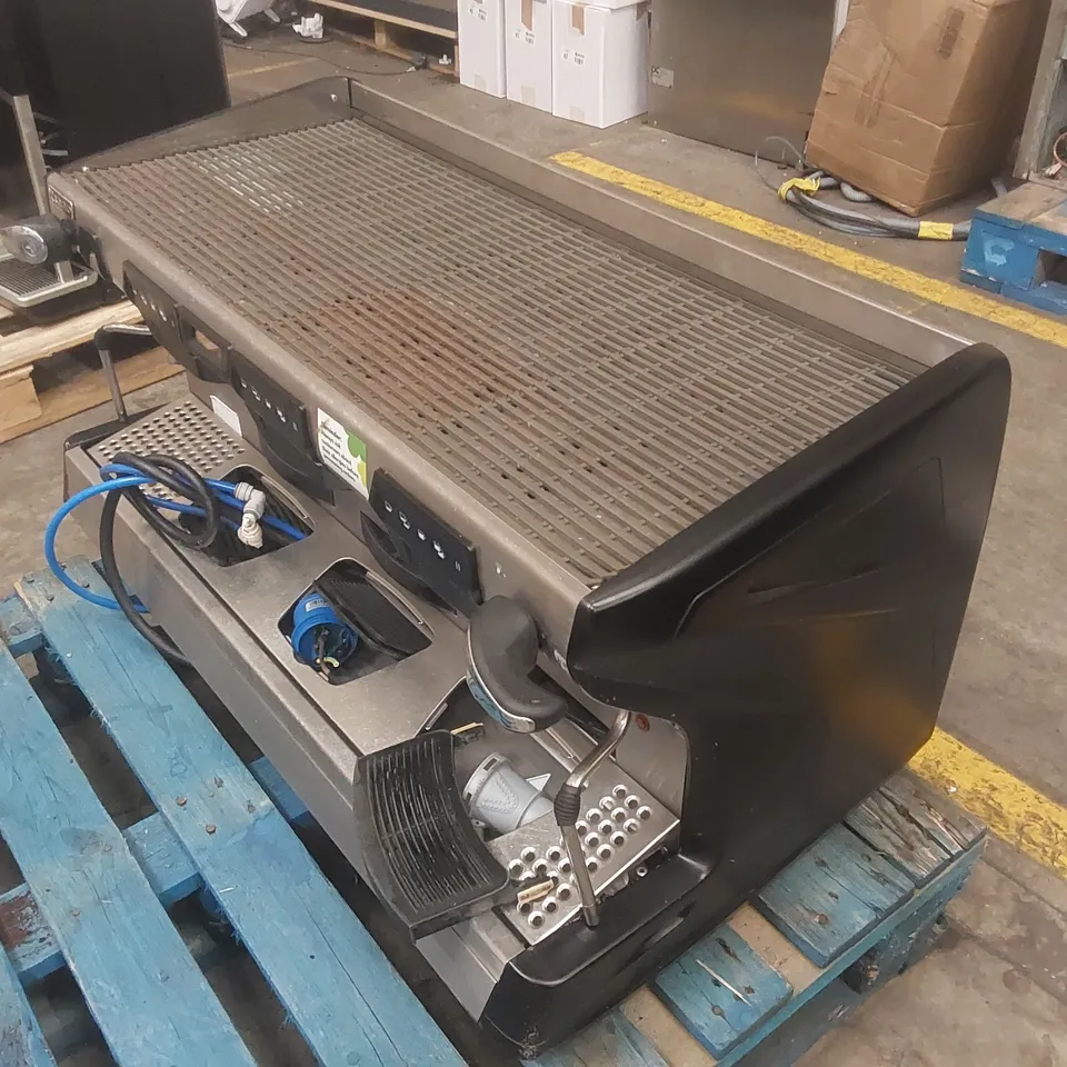 RANCILIO CLASSE 7 COMMERCIAL 2 GROUP COFFEE MACHINE