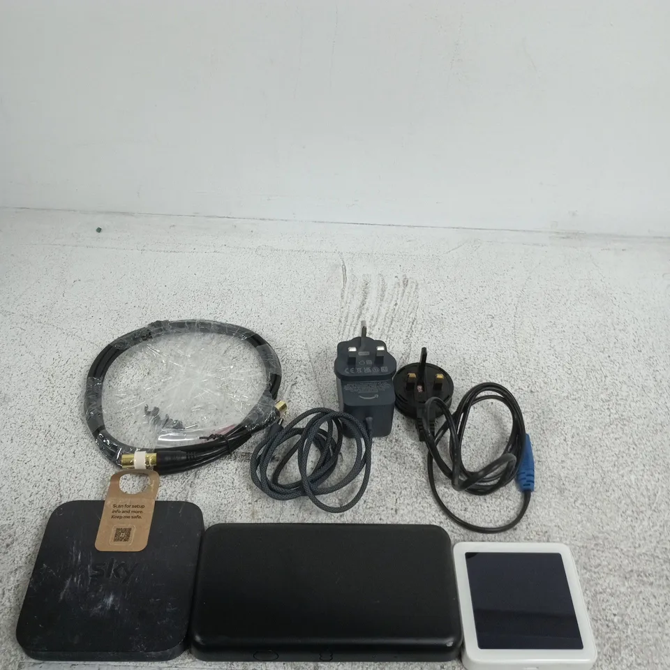 APPROXIMATELY 20 ASSORTED ITEMS INCLUDING SUM UP SOLO, EE TV BOX MINI AND SKY IP061-EF-ANT