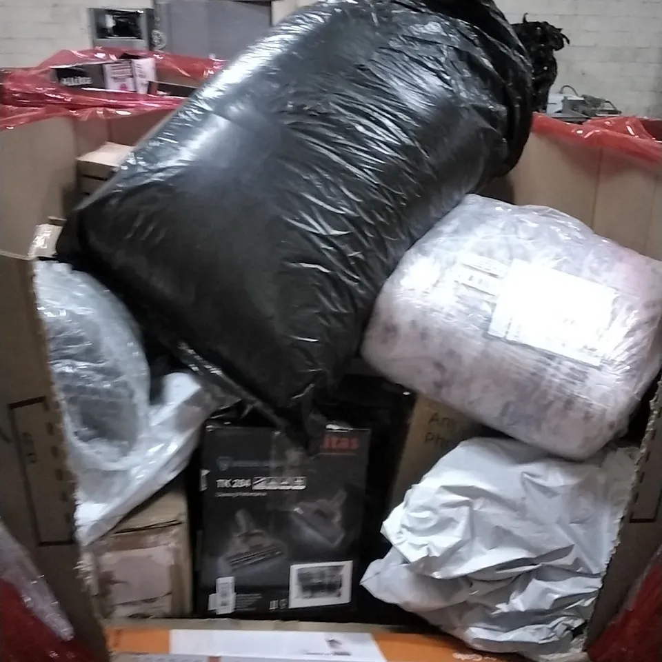 PALLET OF HOUSEHOLD ITEMS TO INCLUDE PAMPERS NAPPIES, RETRACTABLE BABY GATE,CHRISTMAS TREE, KITCHEN MIXER AND OTHER ASSORTED ITEMS...