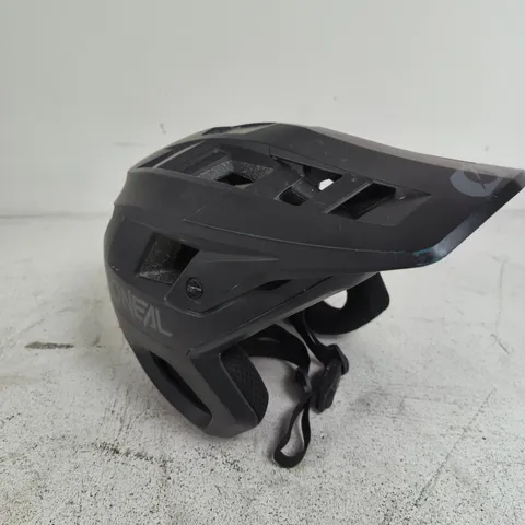 O'NEAL MOTOCROSS HELMET – SIZE UNSPECIFIED 