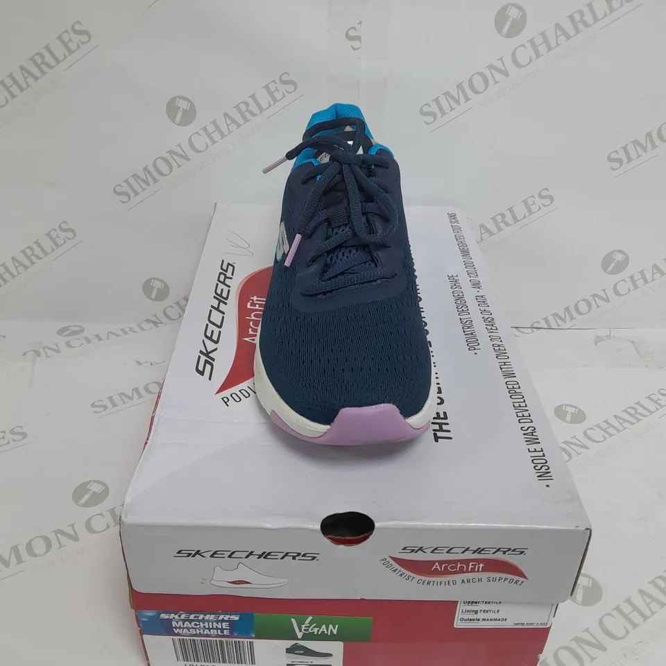 SKECHERS ARCH FIT MESH UPPER TRAINER UK SIZE 6 - BLUE AND PINK