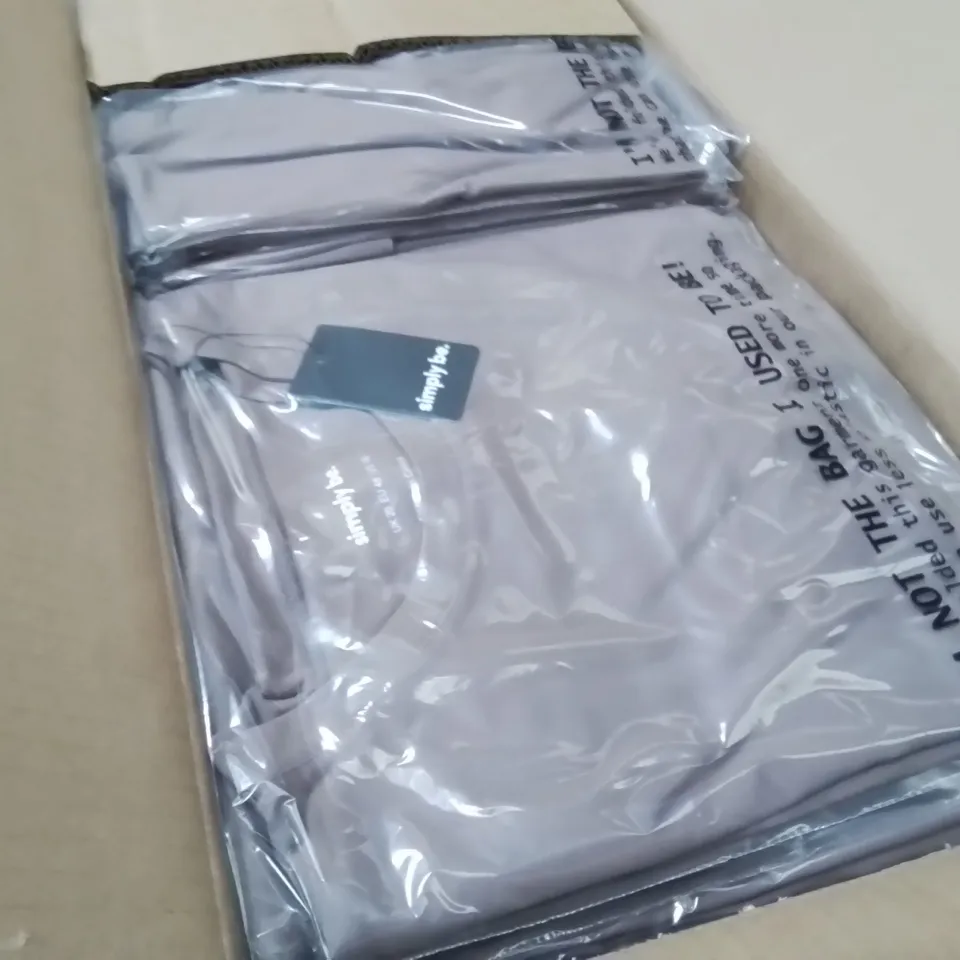 BOXED BRAND NEW APPROXIMATELY 40 SIMPLY BE ACTIVE MOCHA T-SHIRT SIZE 20
