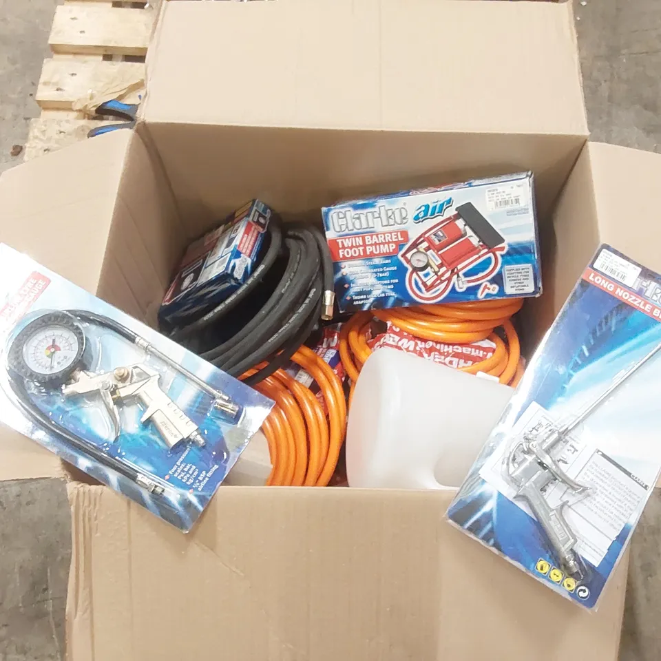 BOX CONTAINING A LARGE ASSORTMENT OF TOOLS/EQUIPMENT INCLUDING: TWIN BARREL FOOT PUMP, AIRLINE TYRE INFLATOR WITH PRESSURE GAUGE, LONG NOZZLE BLOW GUN, HOSES ECT