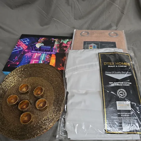 BOX OF APPROXIMATELY 12 ASSORTED HOUSEHOLD ITEMS TO INCLUDE - PLACEMAT SET - CURTAINS - BEDDING - ETC - COLLECTION ONLY