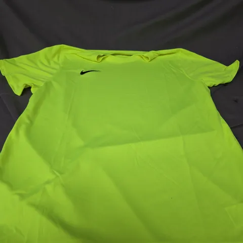 NIKE GREEN RUNNING TOP SIZE XXL 