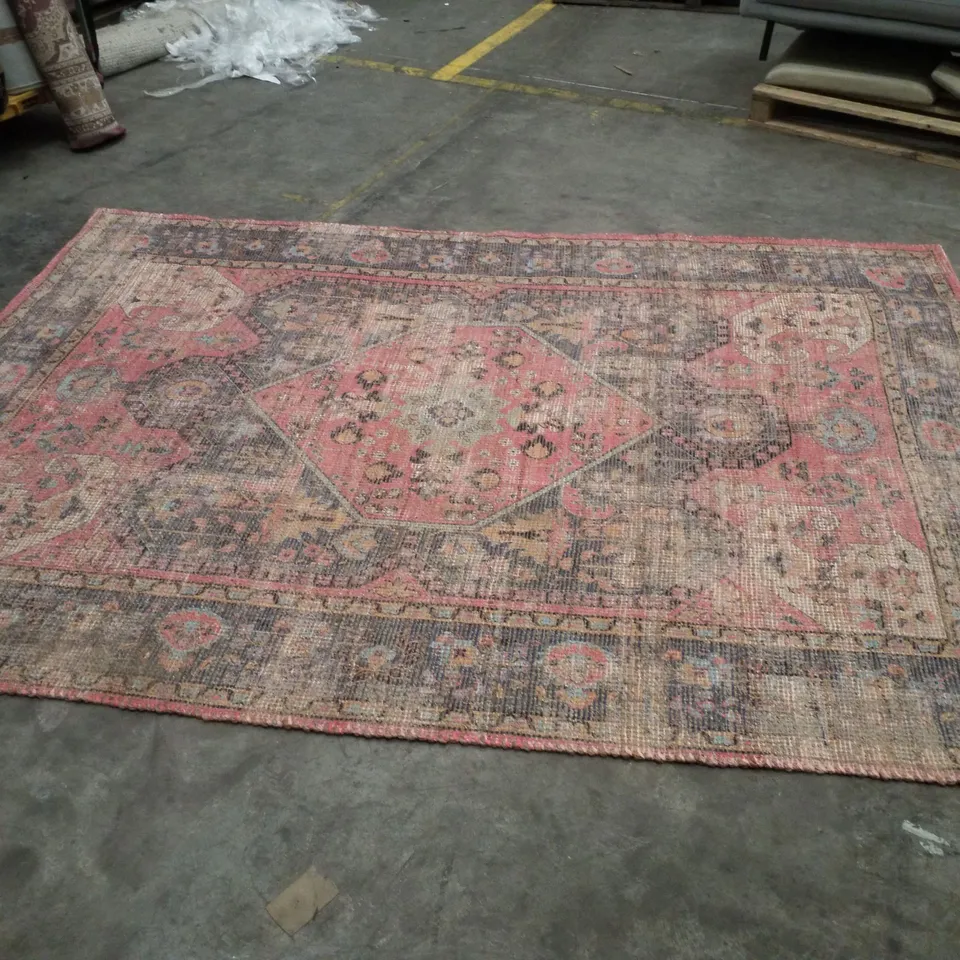QUALITY DESIGNER AREA RUG - APPROXIMATELY 200×285CM