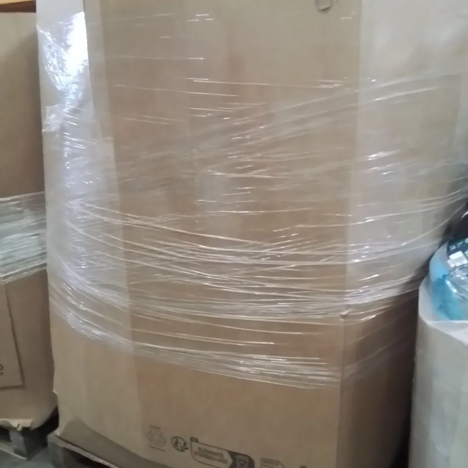 PALLET CONTAINING A LARGE QUANTITY OF HOSES