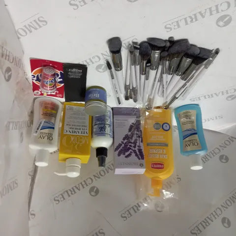 LOT OF BEAUTY ITEMS TO INCLUDE MAANGE BRUSHES, ETC