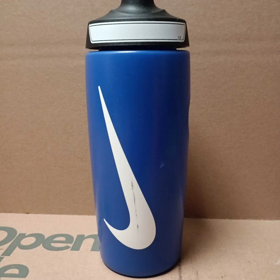 NIKE REFUEL BOTTLE IN NAVY