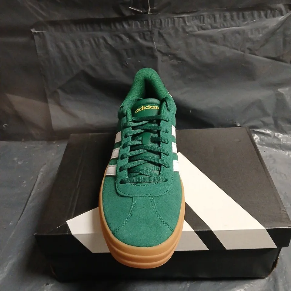 ADIDAS GAZELLE GREEN SUEDE TRAINERS – GUM SOLE UK 8