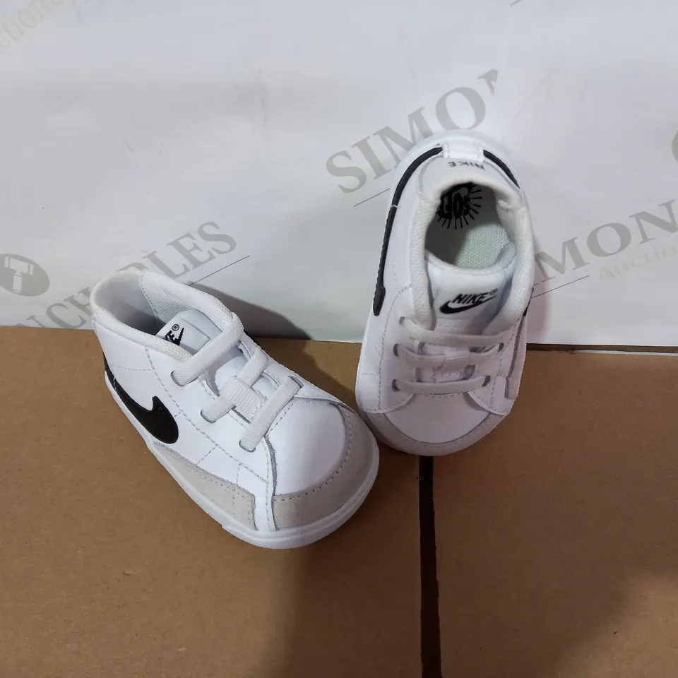 PAIR OF NIKE WHITE/BLACK TRAINERS SIZE TODDLER 2.5