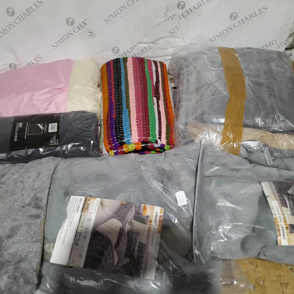LOT OF ASSORTED HOME FABRIC ITEMS TO INCLUDE SOFA COVERS AND RUG