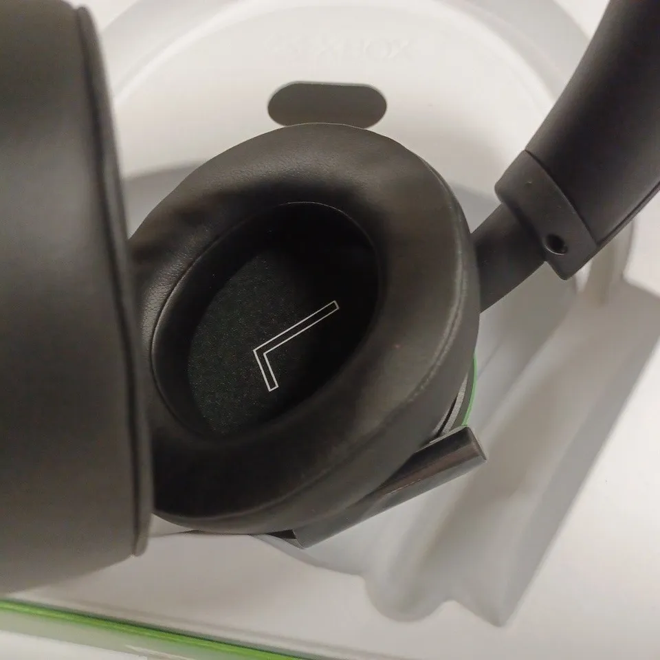 BOXED XBOX WIRELESS HEADSET
