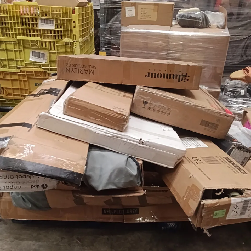 PALLET OF ASSORTED HOUSEHOLD GOODS AND PRODUCTS TO INCLUDE - PARASOL, GAZEBO, CLOTHING RAIL