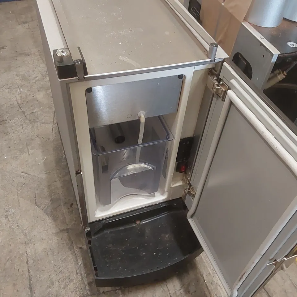 FRANKE COMMERCIAL COFFEE MACHINE WITH MILK CHILLER (2 ITEMS)