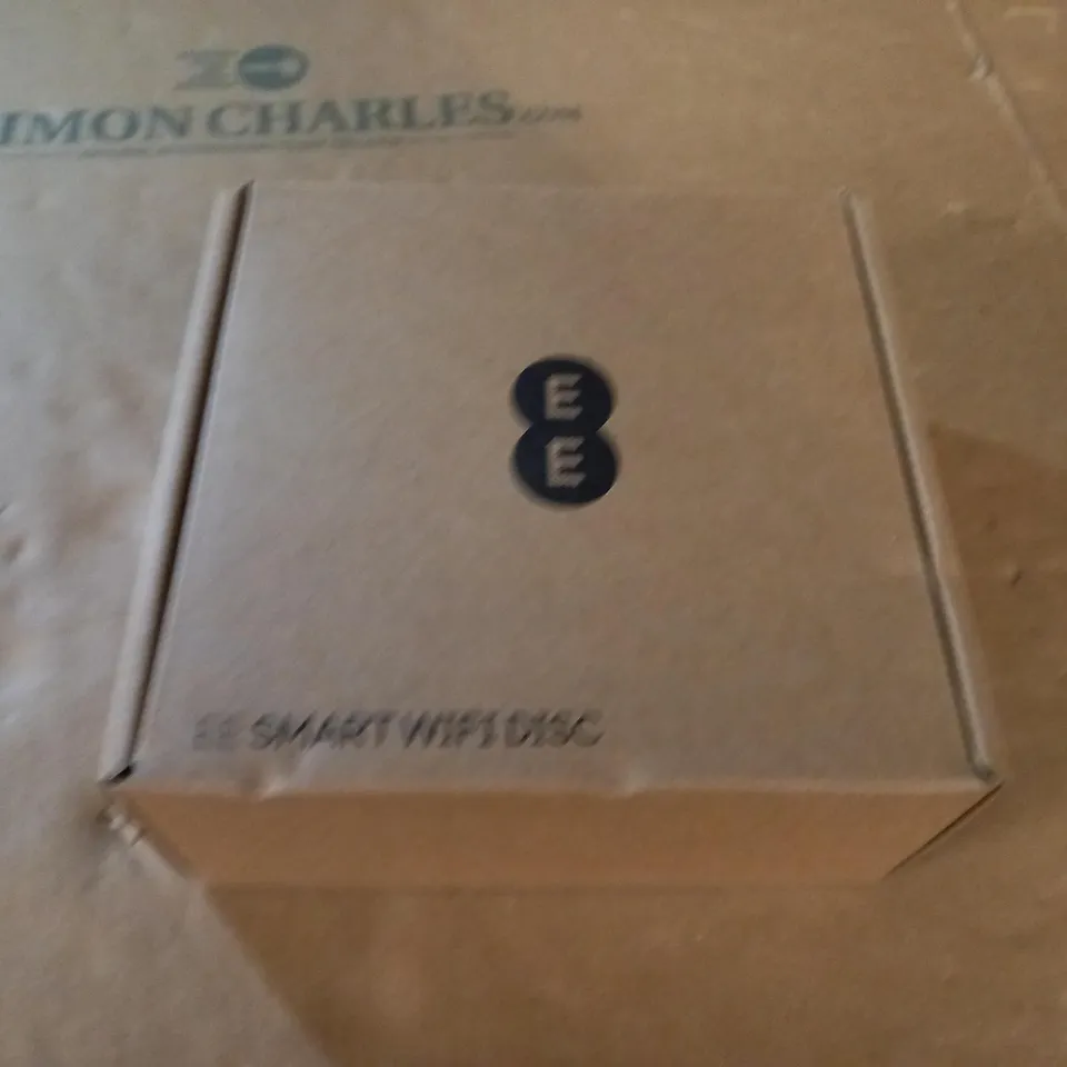 BOXED EE SMART WIFI DISC
