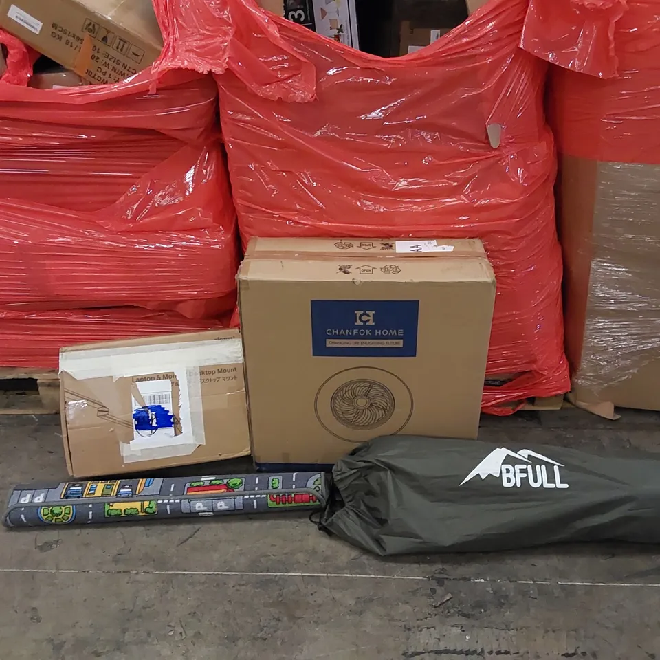 PALLET OF ASSORTED ITEMS INCLUDING: 16W LIGHT FAN, LAPTOP & MONITOR DESKTOP MOUNT, TENT, CHILDREN'S PLAY MAT