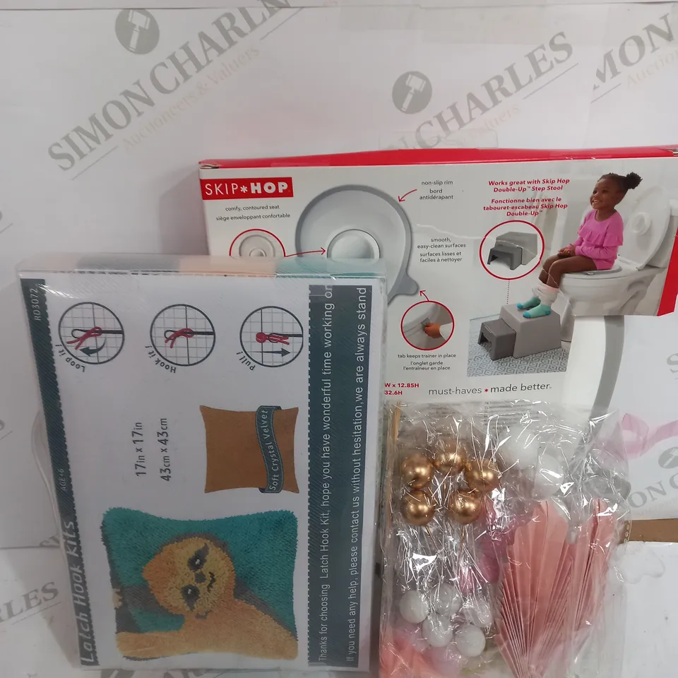 BOXED OF APROX 15 HOUSEHOLD ITEMS TO INCLUDE LATCH HOOK KIT - DECORATION'S - SKIP HOP SEAT - COLLECTION ONLY 