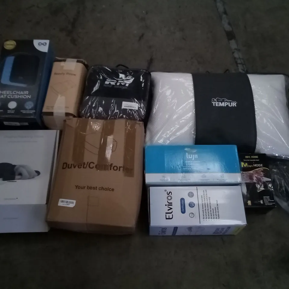 PALLET OF ASSORTED ITEMS INCLUDING TEMPUR PILLOW, NAPPING PILLOW, ELVIROS MEMORY FOAM CERVICAL PILLOW, 25FT MAGIC HOSE, LUJII MEMORY FOAM PILLOW ,BEAUTY PILLOW