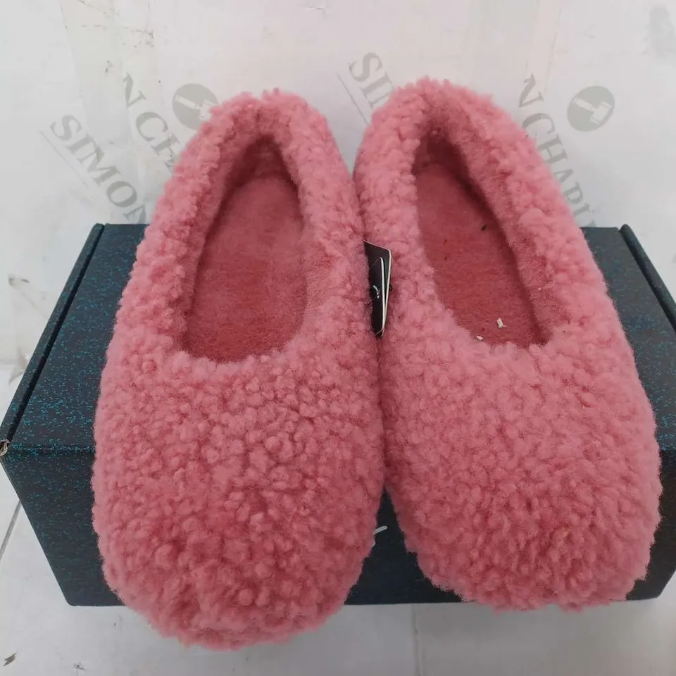 EMU MIRA TEDDY SHEEPSKIN SLIPPER - MINERAL RED COLOUR - W6/M5