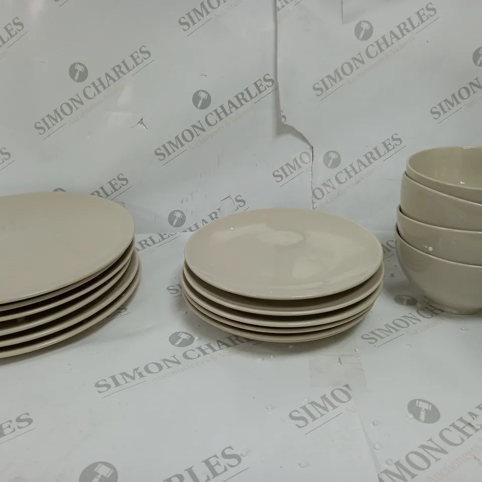 BOXED CESIRO SET OF 6 GLOSSY CREAM PLATES TO INCLUDE - 6 DINNER PLATES - 6 BOWLS - 6 DESERT PLATES - COLLECTION ONLY