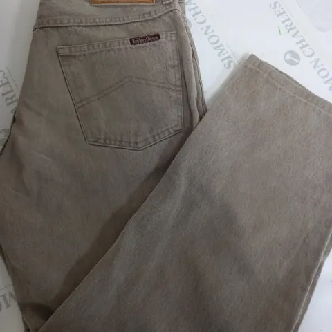 MARLBORO CLASSICS LIGHT BROWN JEANS - W31/L34