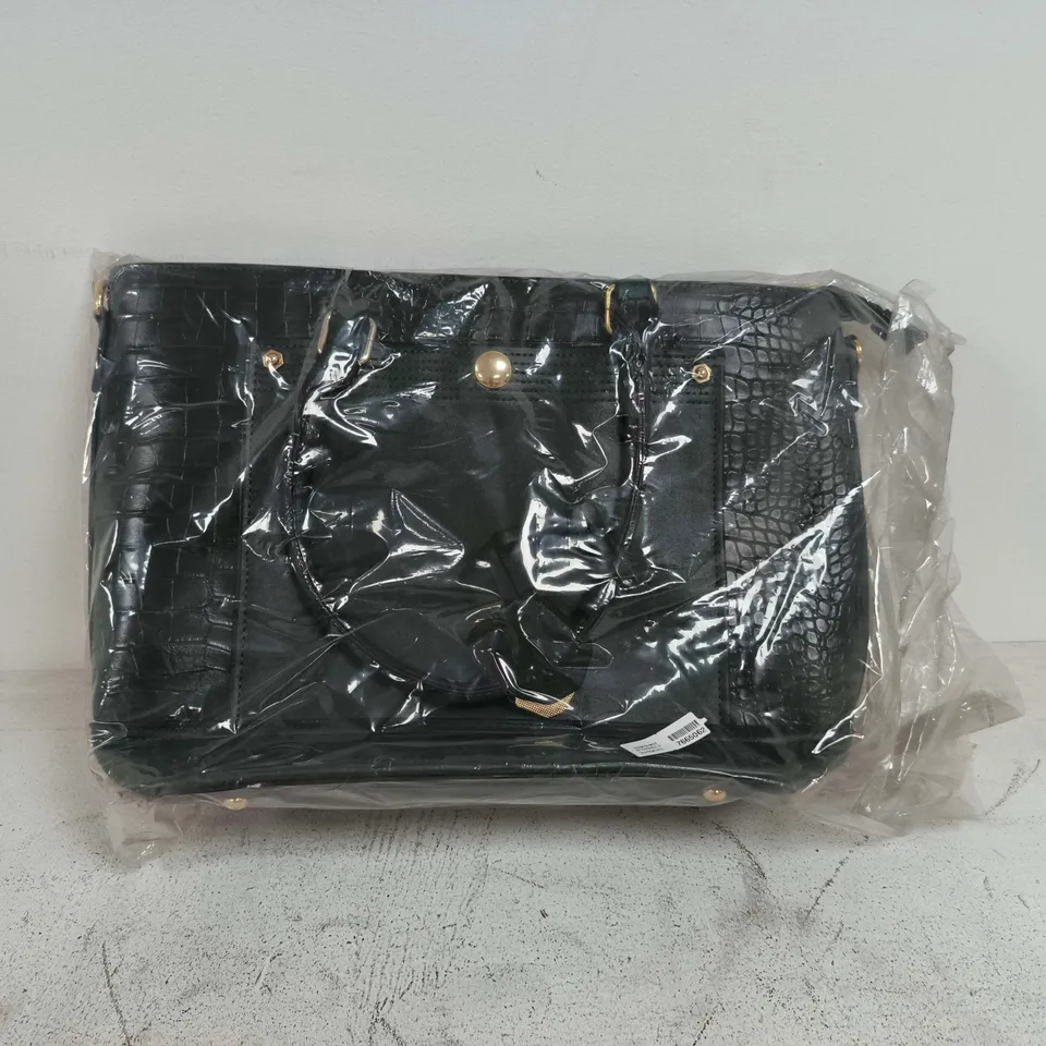 GREEN CROCODILE-TEXTURE HANDBAG WITH GOLD-TONE HARDWARE – IN PLASTIC WRAP
