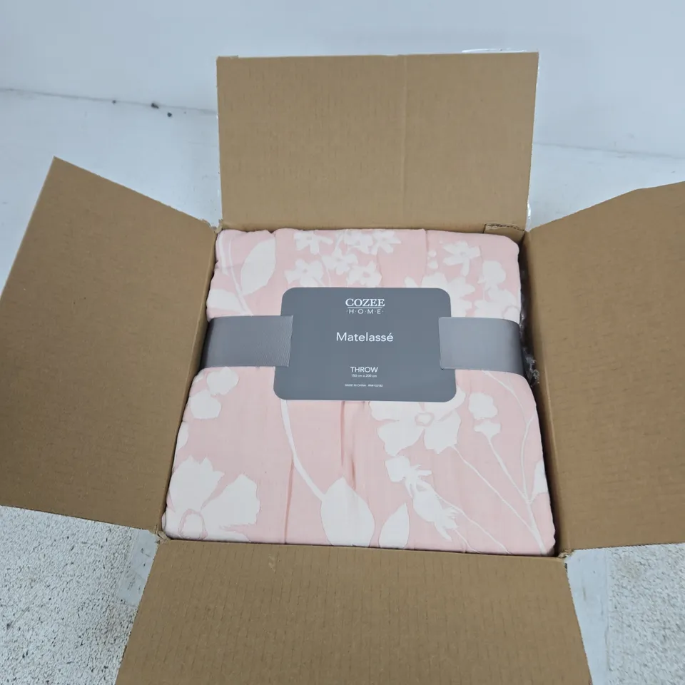 COZEE HOME REVERSIBLE FLORAL MATELASSE THROW