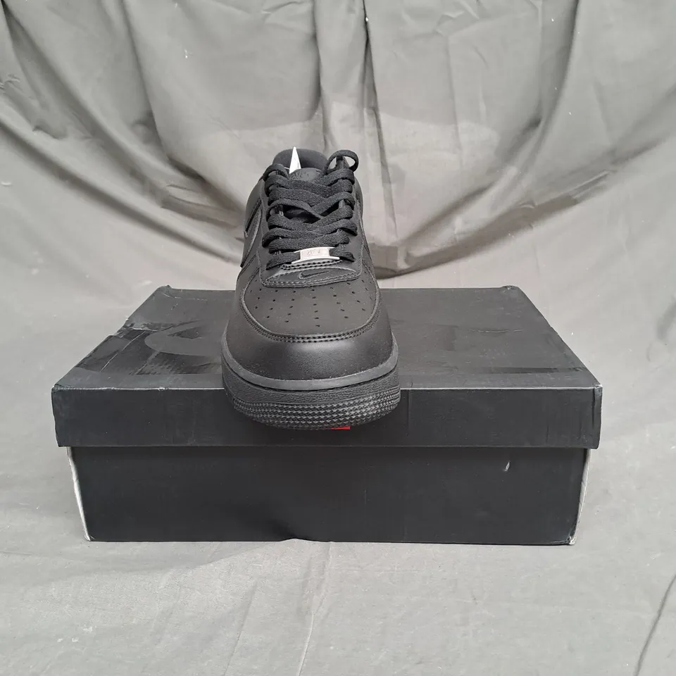 BOXED PAIR OF NIKE SUPREME AIR FORCE 1 LOW IN BLACK SIZE 11
