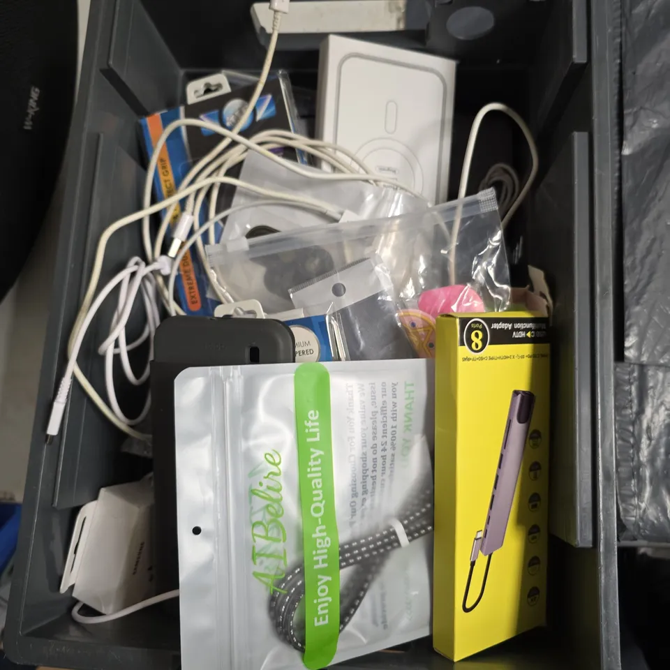 LARGE QUANTITY OF ASSORTED ELECTRICAL DEVICE ACCESSORIES