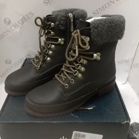 BOXED OKAB WATERPROOF LEATHER BOOTS - SIZE 8