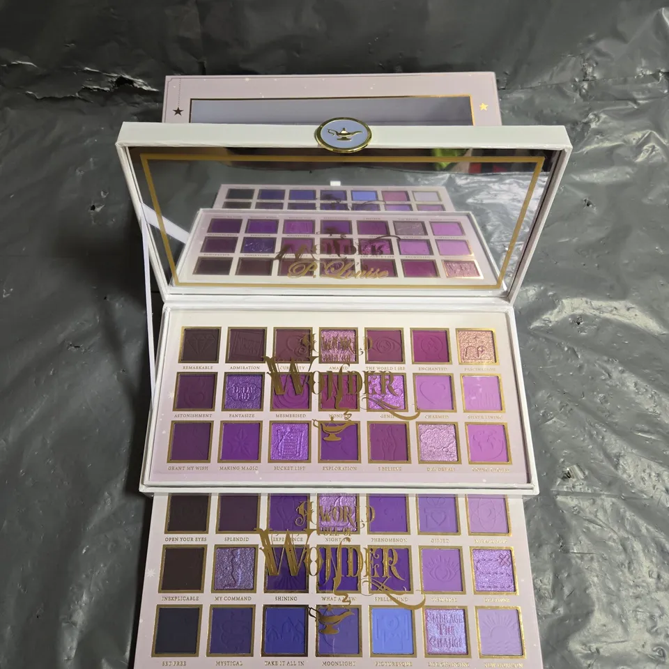 PLOUISE A WORLD OF WONDER PRESSED PIGMENT PALETTE