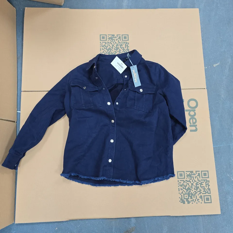 BOX OF APPROXIMATELY 15 ASSORTED ITEMS TO INCLUDE: JEAN JACKET AND SHARK FACIAL PRO REPLACEMENT TIPS